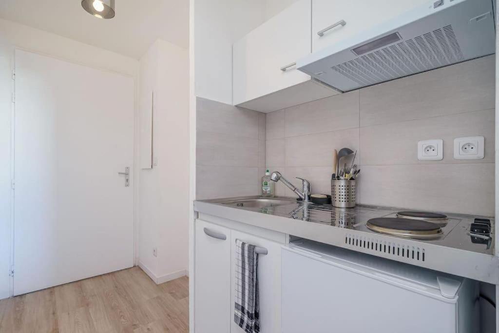 Appartement Climatise Avec Terrasse Tout Equipe A 5Min De La Gare St Charles Марсилия Екстериор снимка